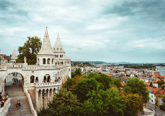 ir de bratislava a budapest